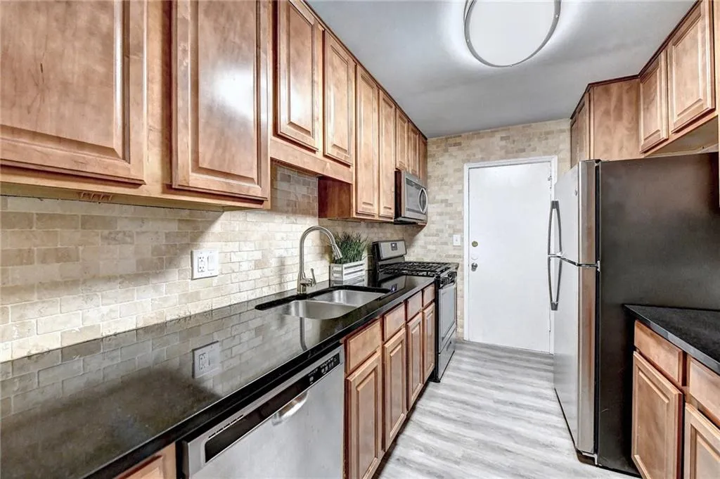 6851 Roswell Road Unit I28, Atlanta, Georgia 30328, 3 Bedrooms Bedrooms, ,2 BathroomsBathrooms,Residential,Sold,6851 Roswell Road Unit I28,7027246