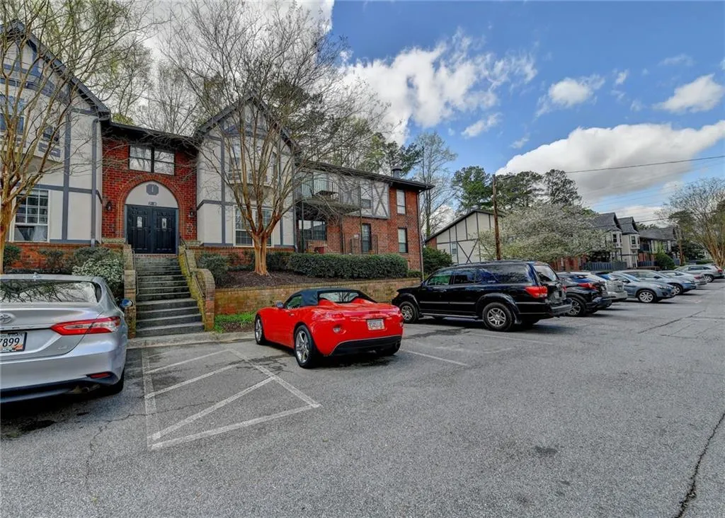 6851 Roswell Road Unit I28, Atlanta, Georgia 30328, 3 Bedrooms Bedrooms, ,2 BathroomsBathrooms,Residential,Sold,6851 Roswell Road Unit I28,7027246