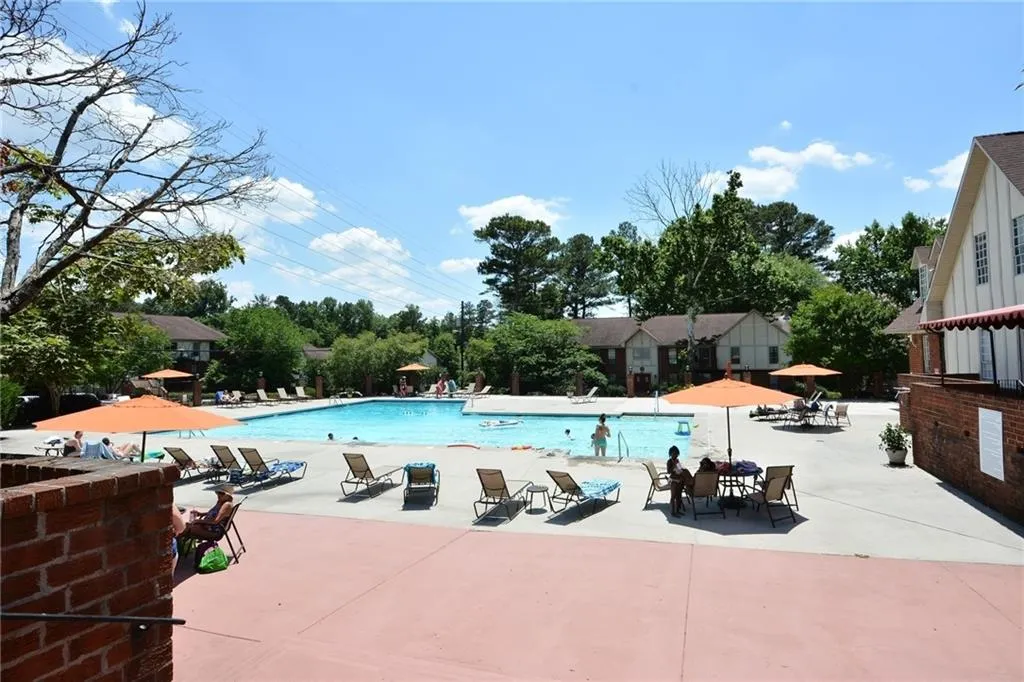 6851 Roswell Road Unit I28, Atlanta, Georgia 30328, 3 Bedrooms Bedrooms, ,2 BathroomsBathrooms,Residential,Sold,6851 Roswell Road Unit I28,7027246