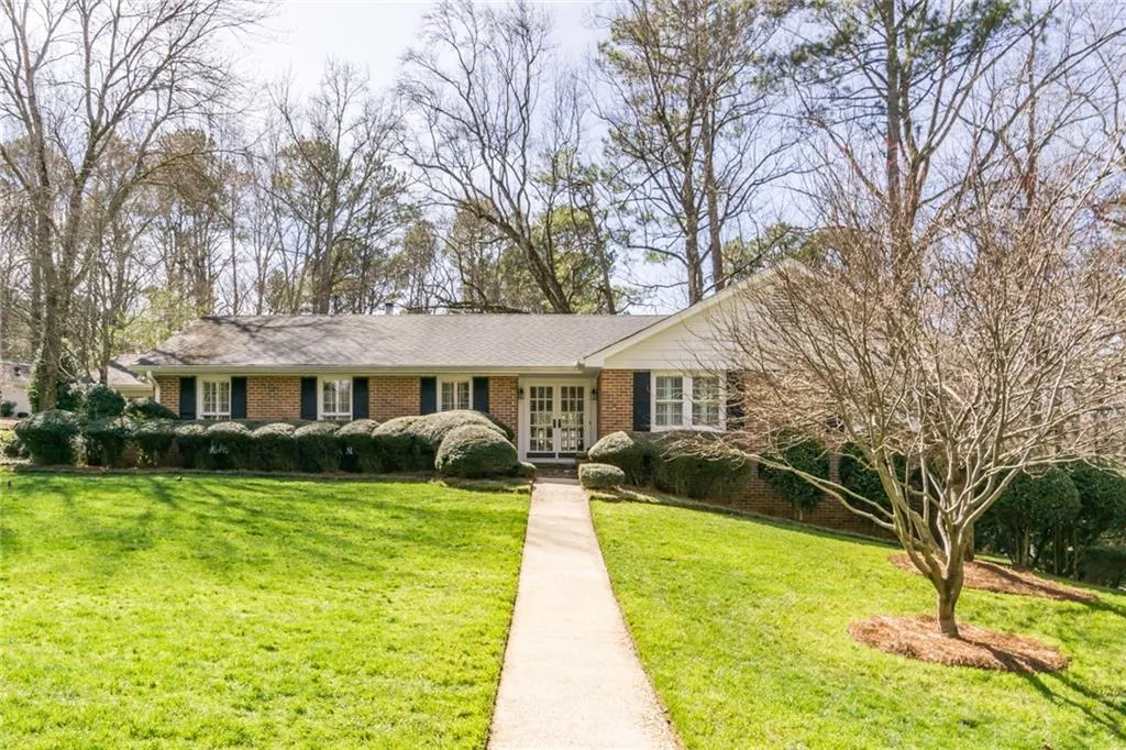 7200 Dunhill Terrace, Atlanta, Georgia 30328, 4 Bedrooms Bedrooms, ,3 BathroomsBathrooms,Residential,Sold,7200 Dunhill Terrace,6509388
