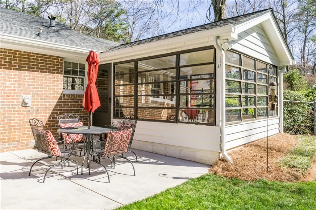 7200 Dunhill Terrace, Atlanta, Georgia 30328, 4 Bedrooms Bedrooms, ,3 BathroomsBathrooms,Residential,Sold,7200 Dunhill Terrace,6509388