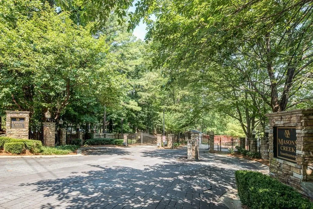 1001 Masons Creek Circle, Sandy Springs, Georgia 30350, 2 Bedrooms Bedrooms, ,2 BathroomsBathrooms,Residential,Sold,1001 Masons Creek Circle,5933899