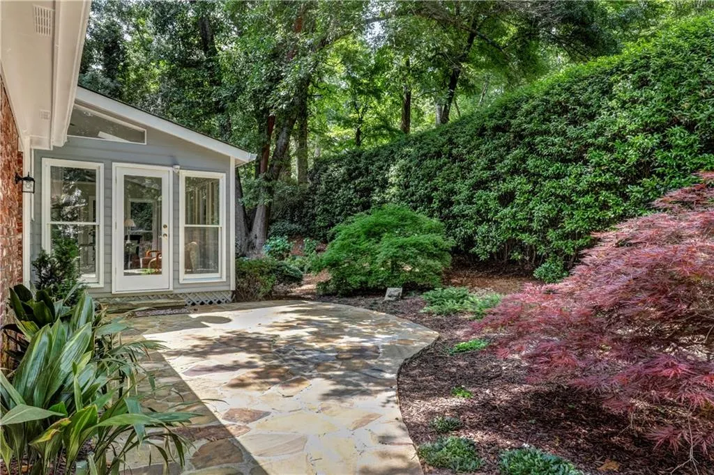 6180 Blackwater Trail, Sandy Springs, Georgia 30328, 4 Bedrooms Bedrooms, ,3 BathroomsBathrooms,Residential,Sold,6180 Blackwater Trail,6557984