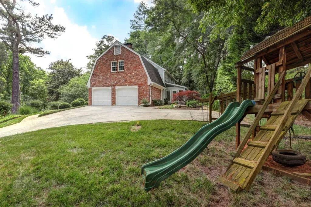 6180 Blackwater Trail, Sandy Springs, Georgia 30328, 4 Bedrooms Bedrooms, ,3 BathroomsBathrooms,Residential,Sold,6180 Blackwater Trail,6557984