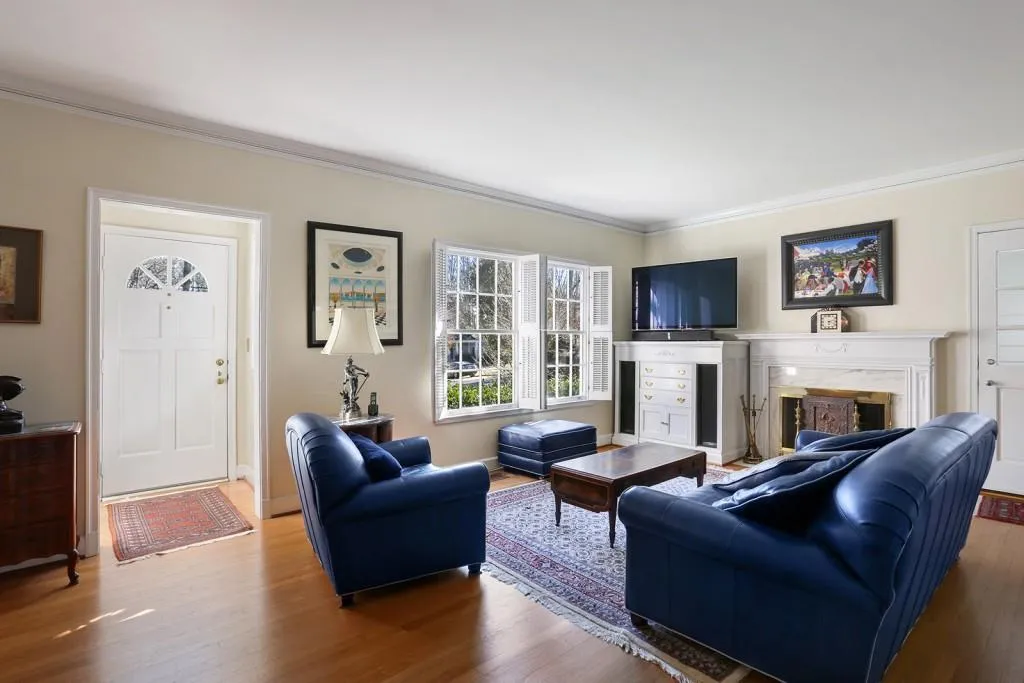 3588 Kingsboro Road, Atlanta, Georgia 30319, 3 Bedrooms Bedrooms, ,2 BathroomsBathrooms,Residential,Sold,3588 Kingsboro Road,5638479