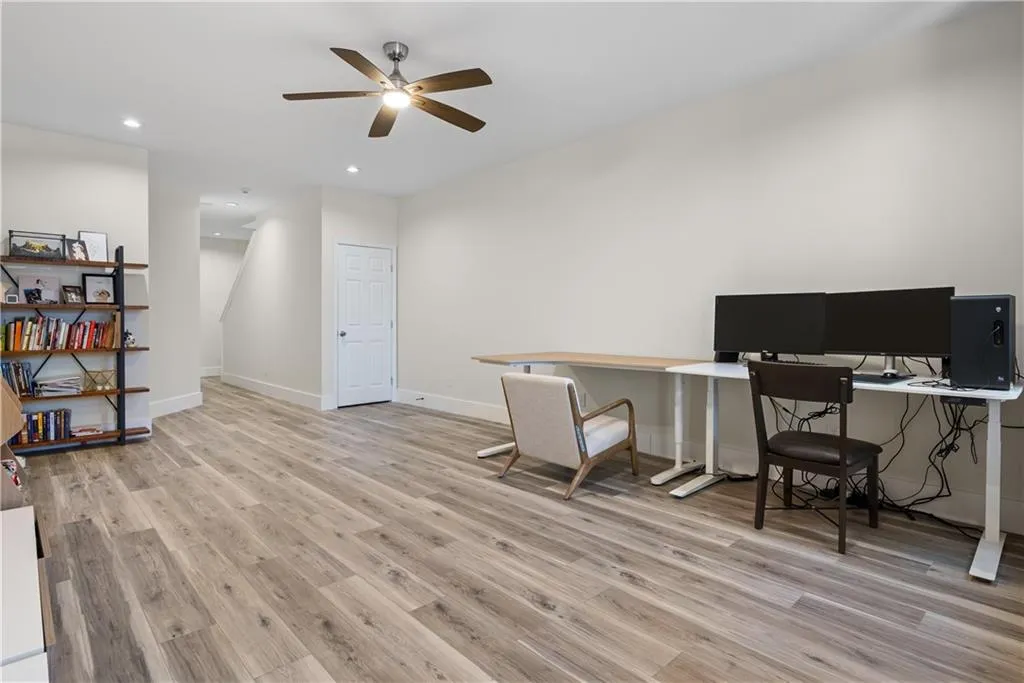 7630 Glisten Avenue Unit 304, Atlanta, Georgia 30328, 4 Bedrooms Bedrooms, ,3 BathroomsBathrooms,Residential,Sold,7630 Glisten Avenue Unit 304,7543039