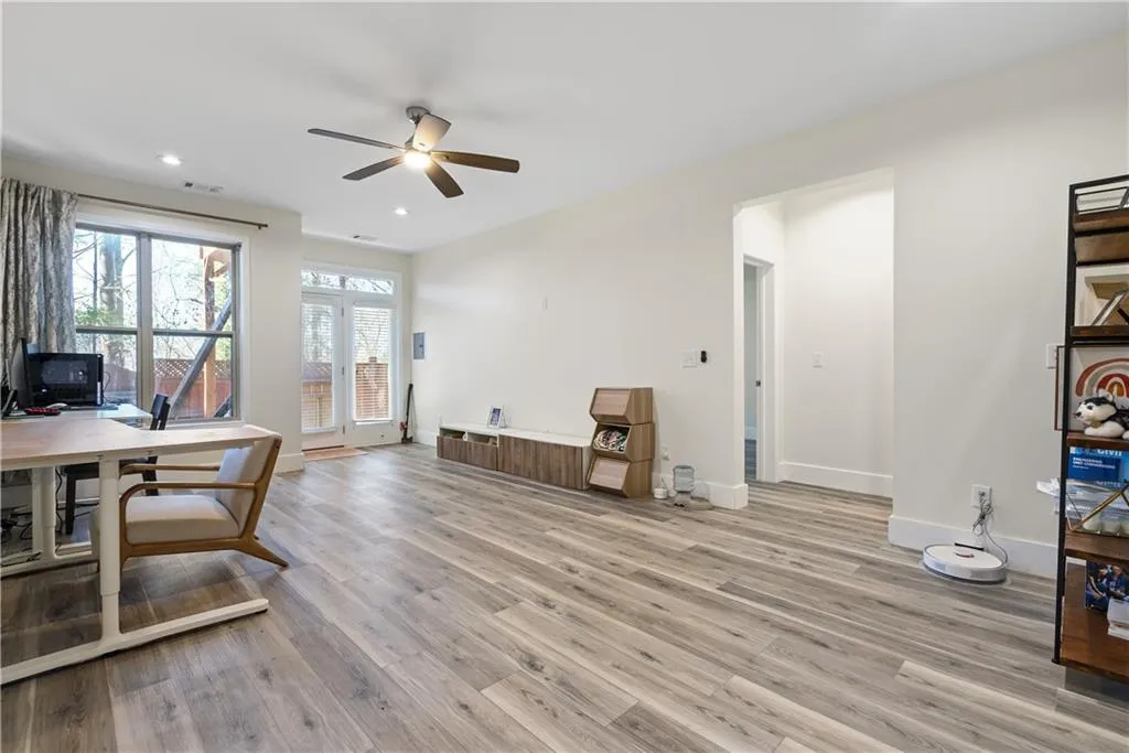 7630 Glisten Avenue Unit 304, Atlanta, Georgia 30328, 4 Bedrooms Bedrooms, ,3 BathroomsBathrooms,Residential,Sold,7630 Glisten Avenue Unit 304,7543039