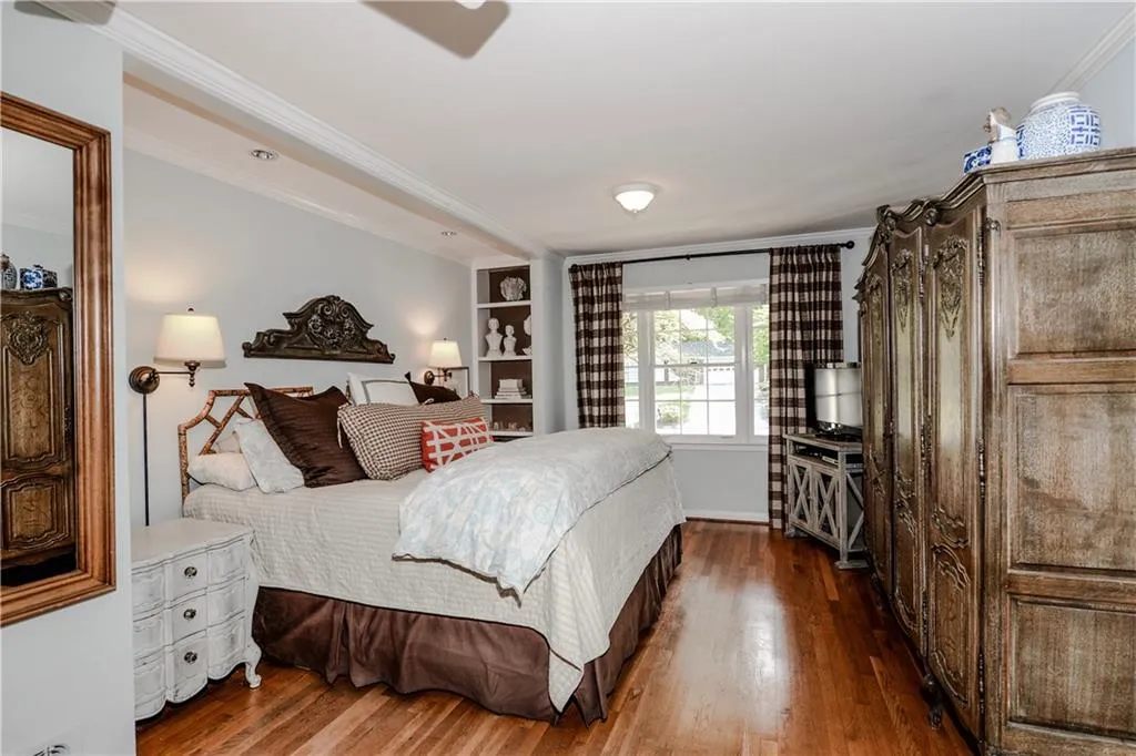 5566 Benton Woods Drive, Atlanta, Georgia 30342, 4 Bedrooms Bedrooms, ,2 BathroomsBathrooms,Residential,Sold,5566 Benton Woods Drive,5837087