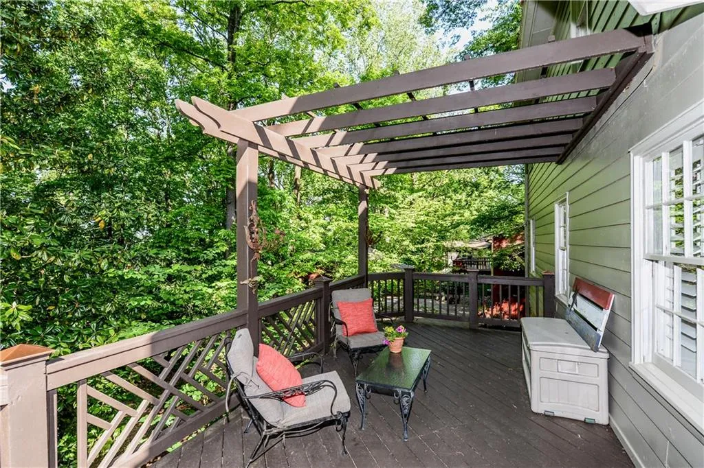 5566 Benton Woods Drive, Atlanta, Georgia 30342, 4 Bedrooms Bedrooms, ,2 BathroomsBathrooms,Residential,Sold,5566 Benton Woods Drive,5837087