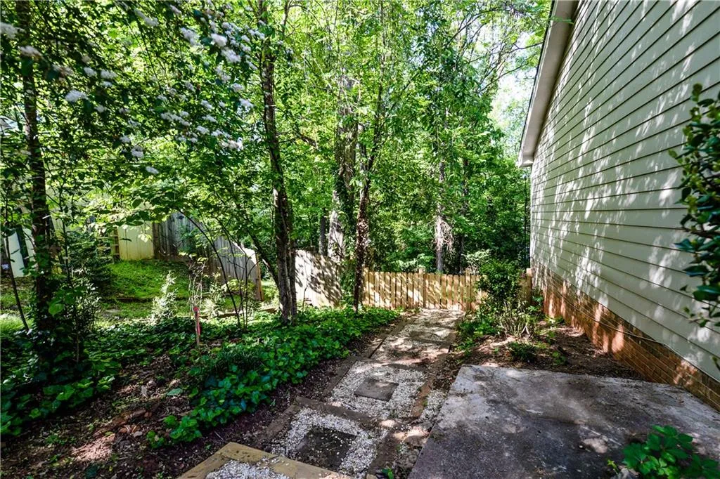 5566 Benton Woods Drive, Atlanta, Georgia 30342, 4 Bedrooms Bedrooms, ,2 BathroomsBathrooms,Residential,Sold,5566 Benton Woods Drive,5837087
