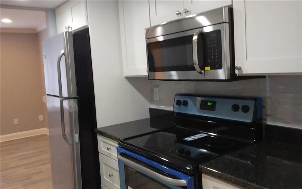 8890 Long Beach Circle, Sandy Springs, Georgia 30350, 3 Bedrooms Bedrooms, ,2 BathroomsBathrooms,Residential,Sold,8890 Long Beach Circle,5802656