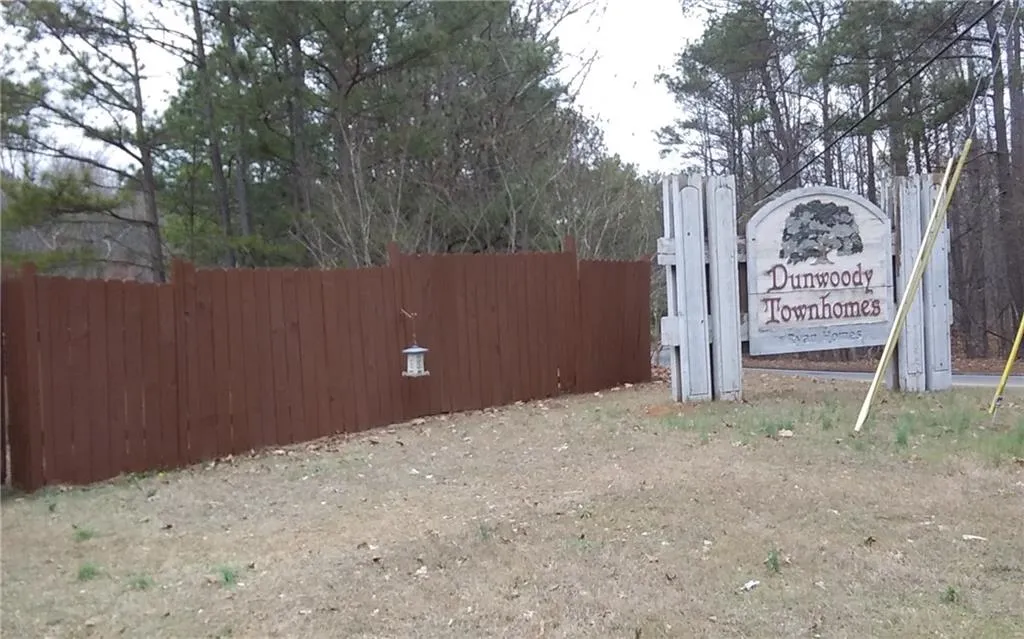 8890 Long Beach Circle, Sandy Springs, Georgia 30350, 3 Bedrooms Bedrooms, ,2 BathroomsBathrooms,Residential,Sold,8890 Long Beach Circle,5802656