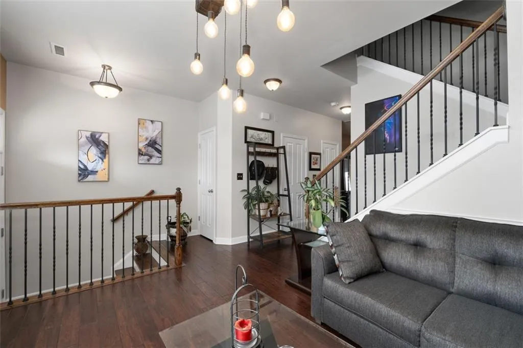 1222 Lavista Circle Ne, Atlanta, Georgia 30324, 3 Bedrooms Bedrooms, ,3 BathroomsBathrooms,Residential,For Sale,1222 Lavista Circle Ne,7577073