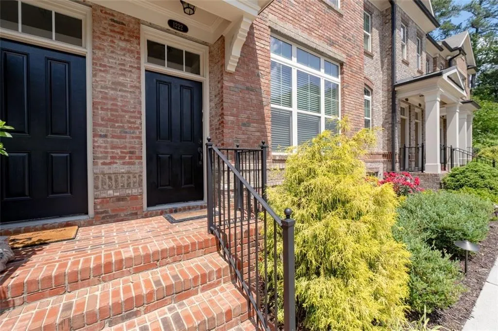 1222 Lavista Circle Ne, Atlanta, Georgia 30324, 3 Bedrooms Bedrooms, ,3 BathroomsBathrooms,Residential,For Sale,1222 Lavista Circle Ne,7577073