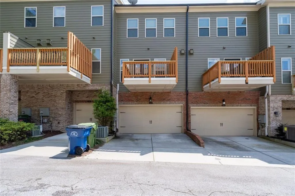1222 Lavista Circle Ne, Atlanta, Georgia 30324, 3 Bedrooms Bedrooms, ,3 BathroomsBathrooms,Residential,For Sale,1222 Lavista Circle Ne,7577073