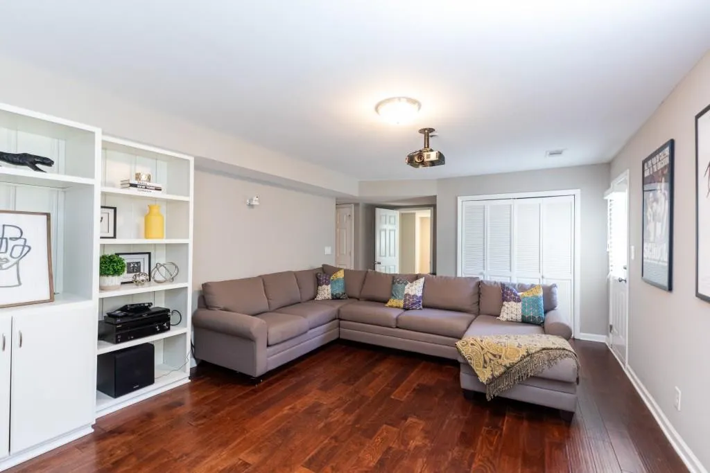 35 Spruell Springs Road, Atlanta, Georgia 30342, 6 Bedrooms Bedrooms, ,5 BathroomsBathrooms,Residential,Sold,35 Spruell Springs Road,6985272