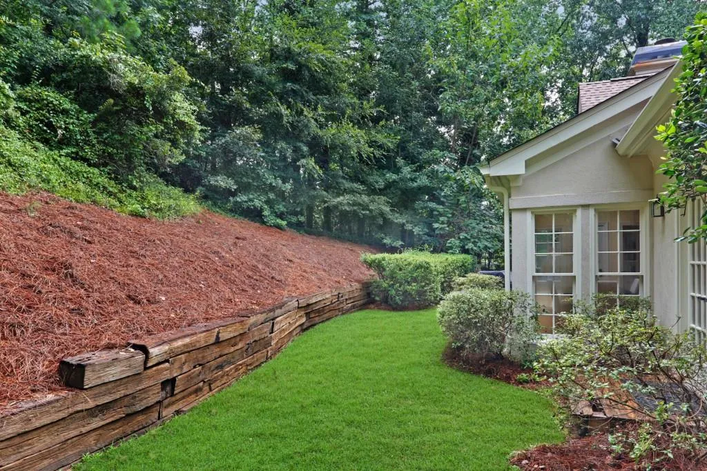 5530 Long Island Drive, Atlanta, Georgia 30327, 5 Bedrooms Bedrooms, ,3 BathroomsBathrooms,Residential,Sold,5530 Long Island Drive,6761327