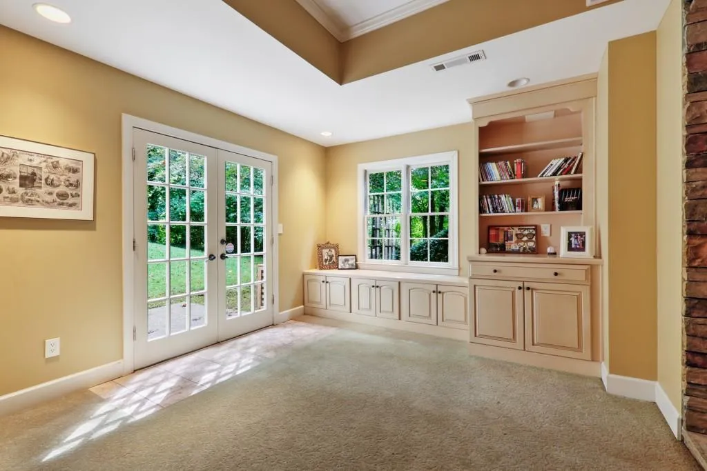 5530 Long Island Drive, Atlanta, Georgia 30327, 5 Bedrooms Bedrooms, ,3 BathroomsBathrooms,Residential,Sold,5530 Long Island Drive,6761327