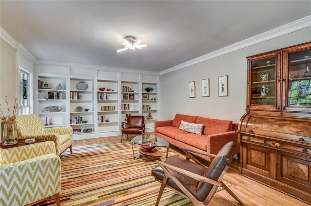 335 Forest Valley Court, Atlanta, Georgia 30342, 4 Bedrooms Bedrooms, ,3 BathroomsBathrooms,Residential,Sold,335 Forest Valley Court,6941442