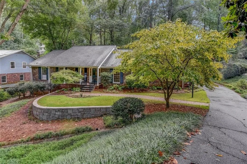 335 Forest Valley Court, Atlanta, Georgia 30342, 4 Bedrooms Bedrooms, ,3 BathroomsBathrooms,Residential,Sold,335 Forest Valley Court,6941442