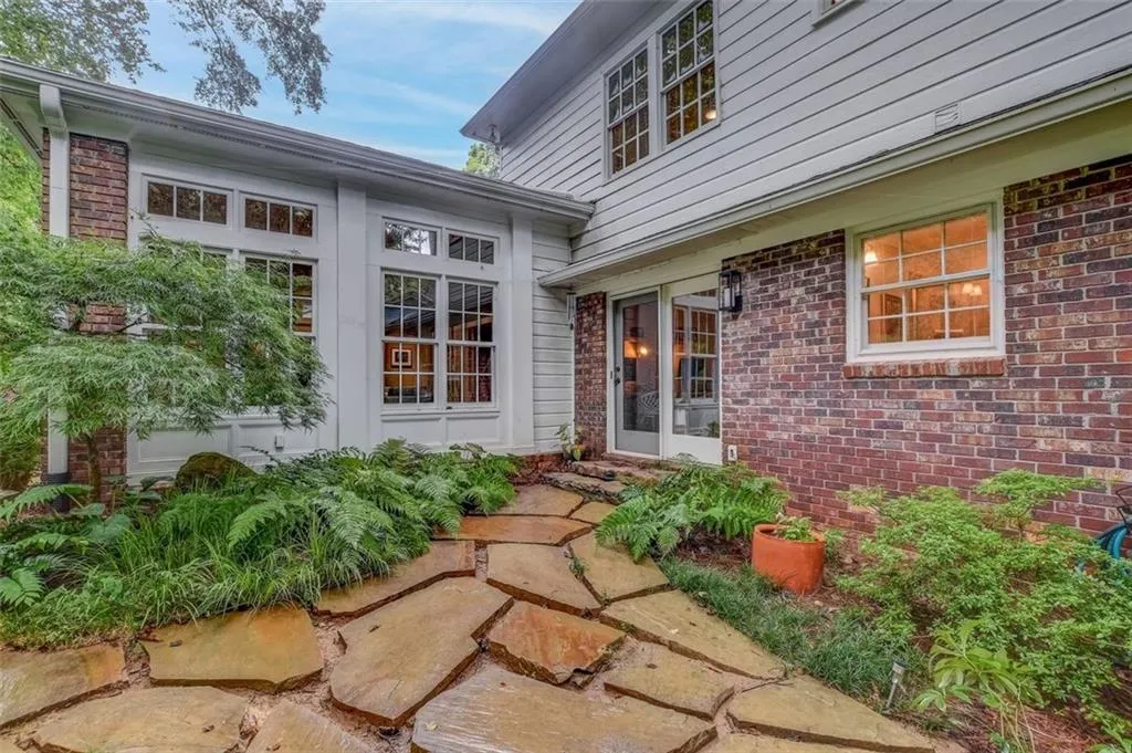 335 Forest Valley Court, Atlanta, Georgia 30342, 4 Bedrooms Bedrooms, ,3 BathroomsBathrooms,Residential,Sold,335 Forest Valley Court,6941442