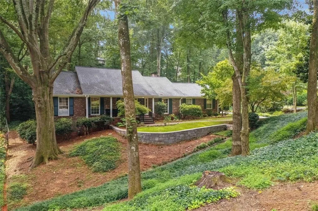 335 Forest Valley Court, Atlanta, Georgia 30342, 4 Bedrooms Bedrooms, ,3 BathroomsBathrooms,Residential,Sold,335 Forest Valley Court,6941442