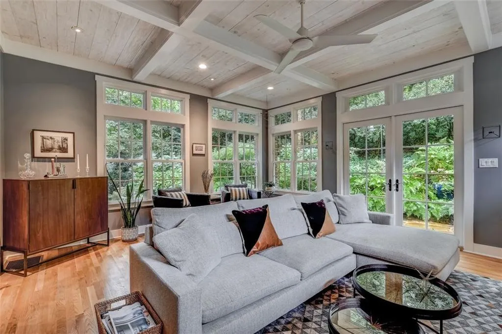 335 Forest Valley Court, Atlanta, Georgia 30342, 4 Bedrooms Bedrooms, ,3 BathroomsBathrooms,Residential,Sold,335 Forest Valley Court,6941442