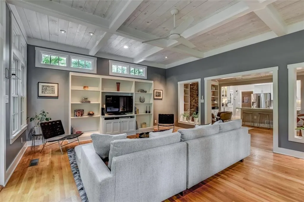 335 Forest Valley Court, Atlanta, Georgia 30342, 4 Bedrooms Bedrooms, ,3 BathroomsBathrooms,Residential,Sold,335 Forest Valley Court,6941442