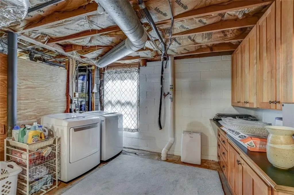 335 Forest Valley Court, Atlanta, Georgia 30342, 4 Bedrooms Bedrooms, ,3 BathroomsBathrooms,Residential,Sold,335 Forest Valley Court,6941442