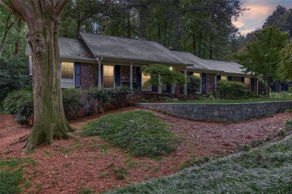 335 Forest Valley Court, Atlanta, Georgia 30342, 4 Bedrooms Bedrooms, ,3 BathroomsBathrooms,Residential,Sold,335 Forest Valley Court,6941442