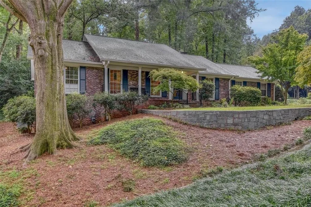 335 Forest Valley Court, Atlanta, Georgia 30342, 4 Bedrooms Bedrooms, ,3 BathroomsBathrooms,Residential,Sold,335 Forest Valley Court,6941442