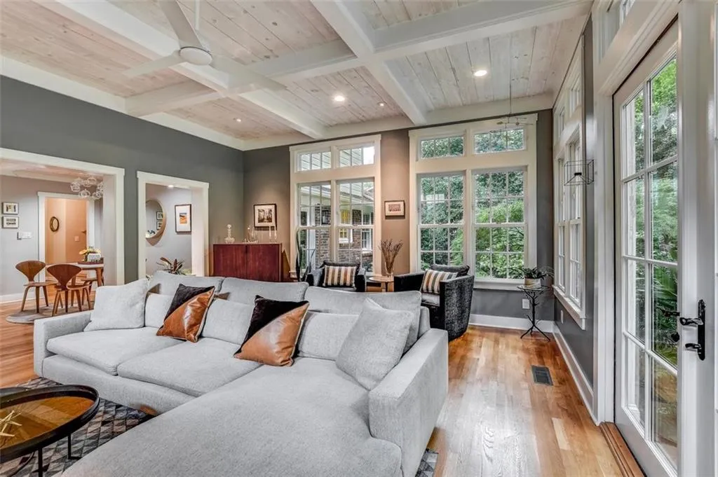 335 Forest Valley Court, Atlanta, Georgia 30342, 4 Bedrooms Bedrooms, ,3 BathroomsBathrooms,Residential,Sold,335 Forest Valley Court,6941442