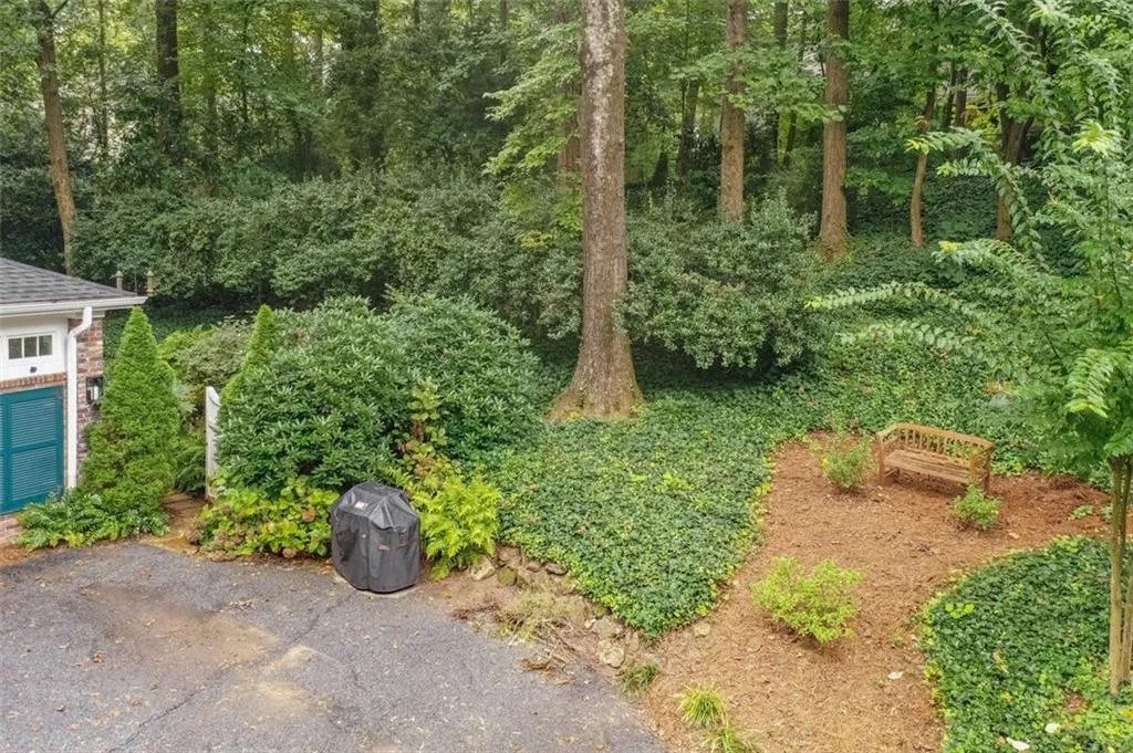 335 Forest Valley Court, Atlanta, Georgia 30342, 4 Bedrooms Bedrooms, ,3 BathroomsBathrooms,Residential,Sold,335 Forest Valley Court,6941442