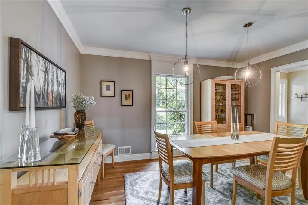 335 Forest Valley Court, Atlanta, Georgia 30342, 4 Bedrooms Bedrooms, ,3 BathroomsBathrooms,Residential,Sold,335 Forest Valley Court,6941442