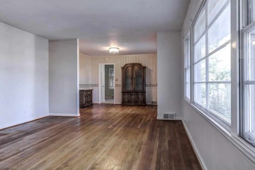 895 Starlight Drive, Atlanta, Georgia 30342, 3 Bedrooms Bedrooms, ,2 BathroomsBathrooms,Residential,Sold,895 Starlight Drive,5624646