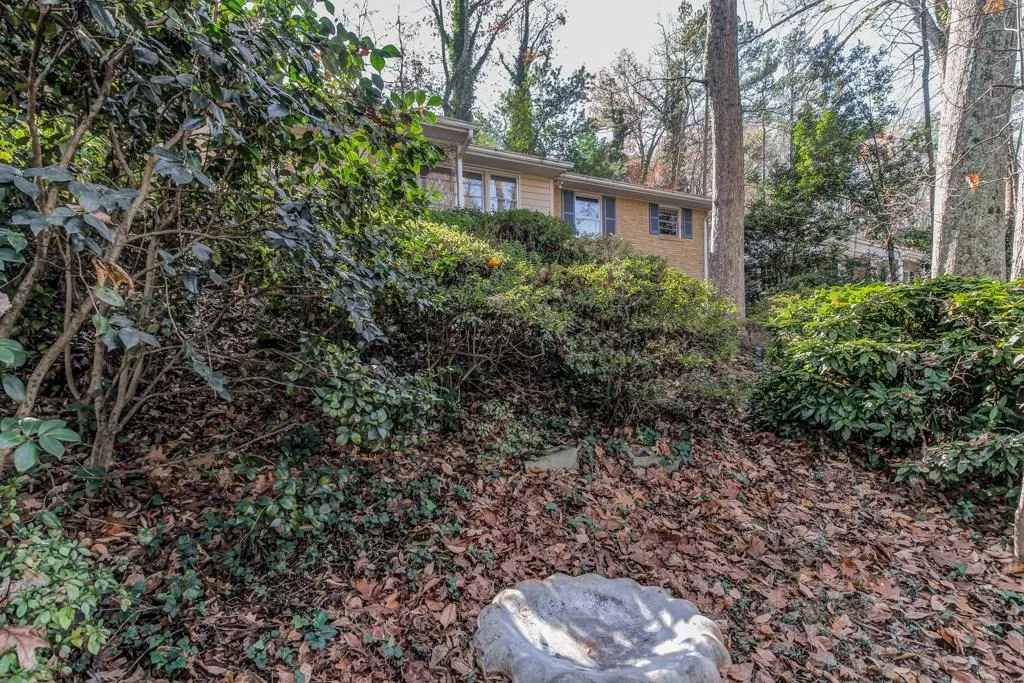 895 Starlight Drive, Atlanta, Georgia 30342, 3 Bedrooms Bedrooms, ,2 BathroomsBathrooms,Residential,Sold,895 Starlight Drive,5624646