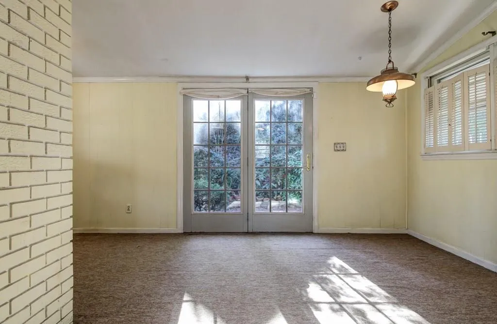 895 Starlight Drive, Atlanta, Georgia 30342, 3 Bedrooms Bedrooms, ,2 BathroomsBathrooms,Residential,Sold,895 Starlight Drive,5624646