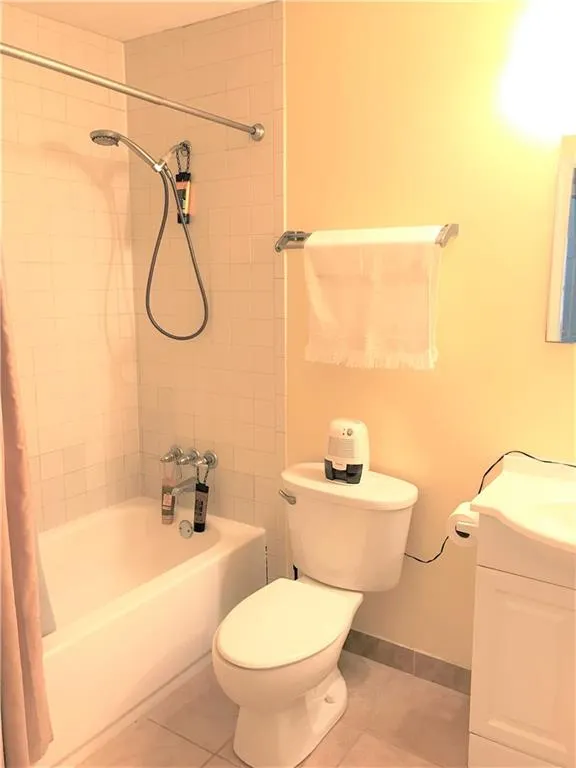 2708 Huntingdon Chase Unit 2708, Sandy Springs, Georgia 30350, 2 Bedrooms Bedrooms, ,2 BathroomsBathrooms,Residential,Sold,2708 Huntingdon Chase Unit 2708,7069716