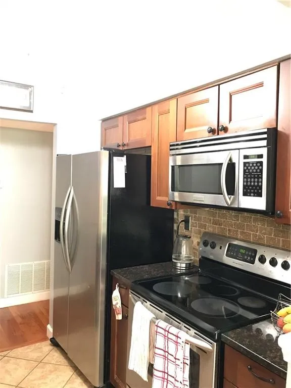 2708 Huntingdon Chase Unit 2708, Sandy Springs, Georgia 30350, 2 Bedrooms Bedrooms, ,2 BathroomsBathrooms,Residential,Sold,2708 Huntingdon Chase Unit 2708,7069716