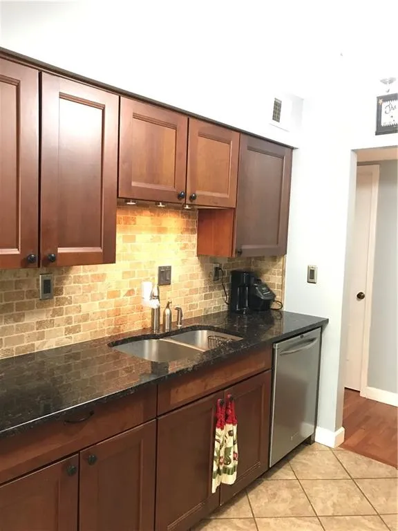 2708 Huntingdon Chase Unit 2708, Sandy Springs, Georgia 30350, 2 Bedrooms Bedrooms, ,2 BathroomsBathrooms,Residential,Sold,2708 Huntingdon Chase Unit 2708,7069716