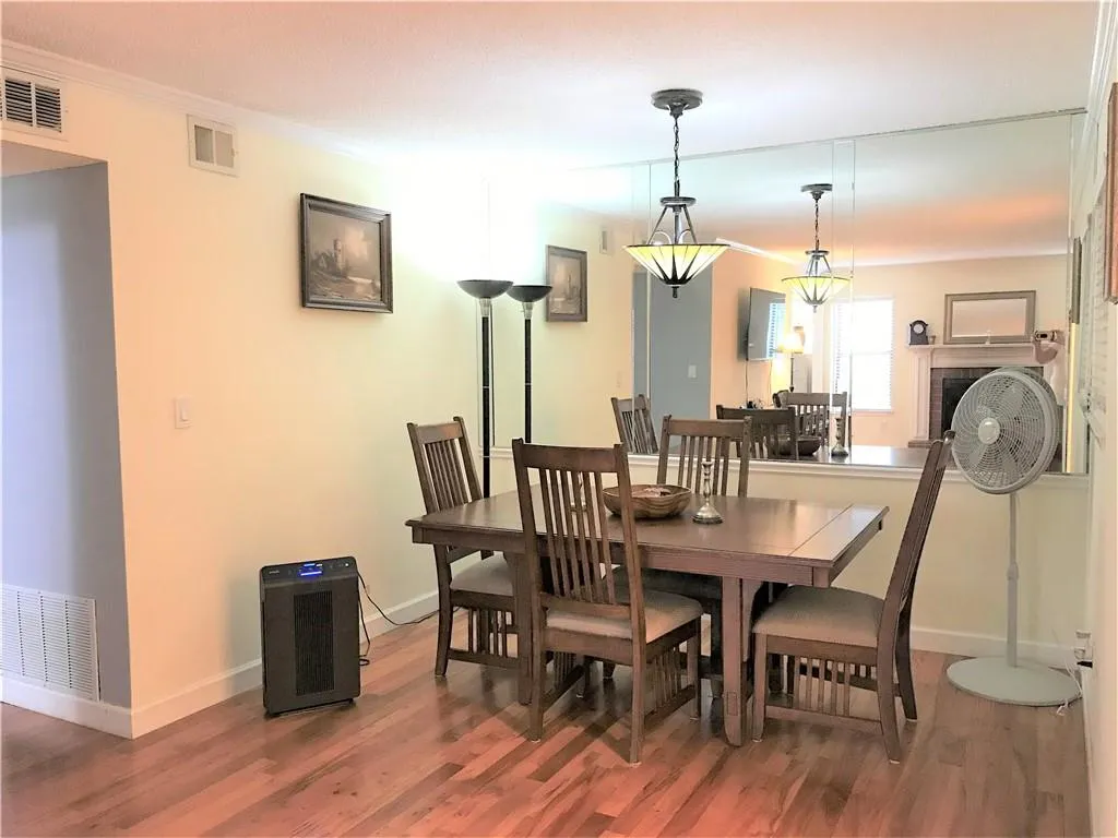 2708 Huntingdon Chase Unit 2708, Sandy Springs, Georgia 30350, 2 Bedrooms Bedrooms, ,2 BathroomsBathrooms,Residential,Sold,2708 Huntingdon Chase Unit 2708,7069716