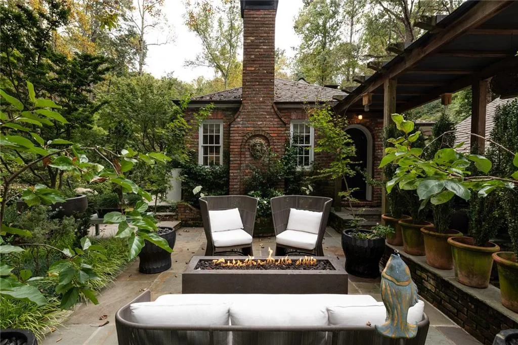 4830 Jett Road, Atlanta, Georgia 30327, 4 Bedrooms Bedrooms, ,2 BathroomsBathrooms,Residential,Sold,4830 Jett Road,6812112