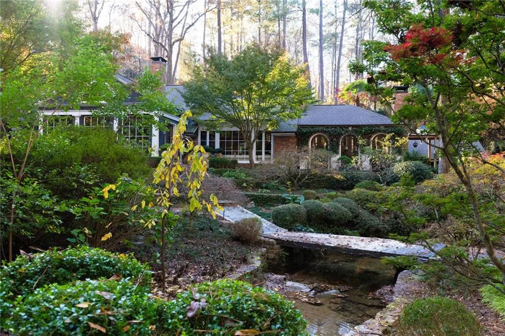 4830 Jett Road, Atlanta, Georgia 30327, 4 Bedrooms Bedrooms, ,2 BathroomsBathrooms,Residential,Sold,4830 Jett Road,6812112
