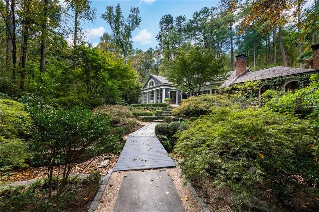 4830 Jett Road, Atlanta, Georgia 30327, 4 Bedrooms Bedrooms, ,2 BathroomsBathrooms,Residential,Sold,4830 Jett Road,6812112