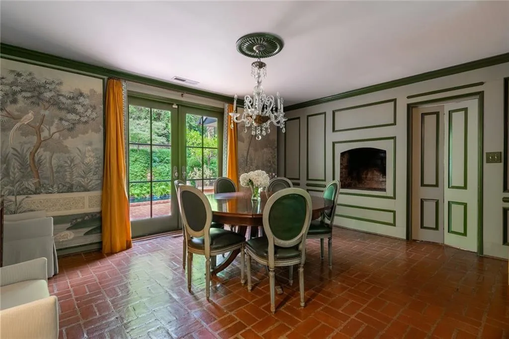 4830 Jett Road, Atlanta, Georgia 30327, 4 Bedrooms Bedrooms, ,2 BathroomsBathrooms,Residential,Sold,4830 Jett Road,6812112