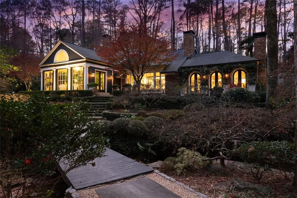 4830 Jett Road, Atlanta, Georgia 30327, 4 Bedrooms Bedrooms, ,2 BathroomsBathrooms,Residential,Sold,4830 Jett Road,6812112 4830 Jett Road, Atlanta, Georgia 30327, 4 Bedrooms Bedrooms, ,2 BathroomsBathrooms,Residential,Sold,4830 Jett Road,6812112