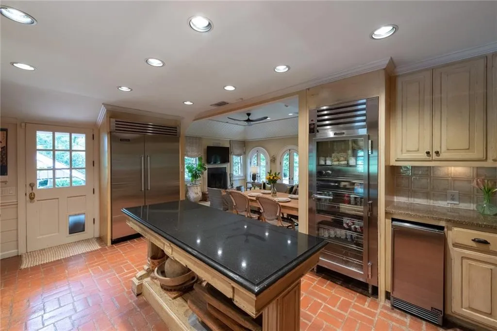4830 Jett Road, Atlanta, Georgia 30327, 4 Bedrooms Bedrooms, ,2 BathroomsBathrooms,Residential,Sold,4830 Jett Road,6812112