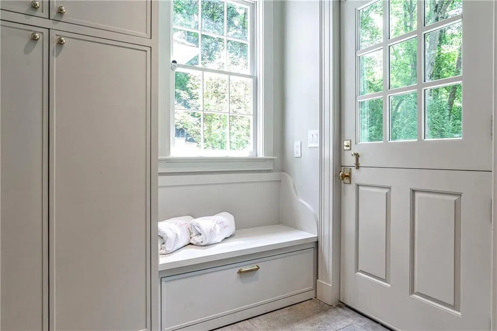 3990 Paces Ferry Nw Road, Atlanta, Georgia 30327, 7 Bedrooms Bedrooms, 0 ,7 BathroomsBathrooms,Residential,For Sale,3990 Paces Ferry Nw Road,7747738