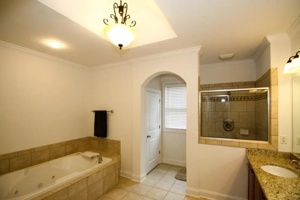 682 Royer Place Unit 682, Atlanta, Georgia 30342, 4 Bedrooms Bedrooms, ,3 BathroomsBathrooms,Residential,Sold,682 Royer Place Unit 682,5739001