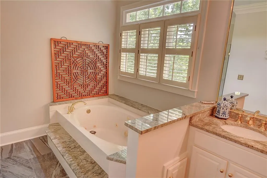 7940 Landowne Drive, Sandy Springs, Georgia 30350, 5 Bedrooms Bedrooms, ,5 BathroomsBathrooms,Residential,Sold,7940 Landowne Drive,6127822